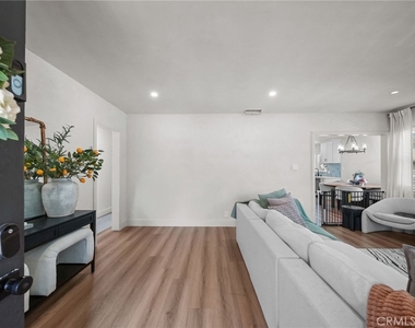 6013 Gregory - Photo Thumbnail 3