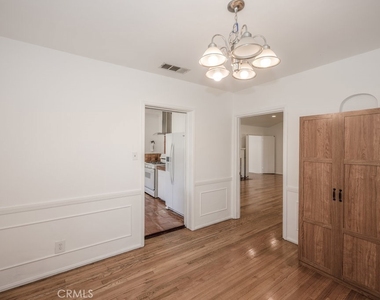 6229 Agnes Avenue - Photo Thumbnail 7