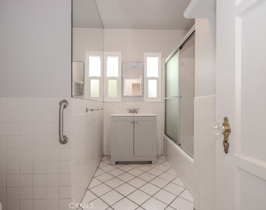 6229 Agnes Avenue - Photo Thumbnail 18
