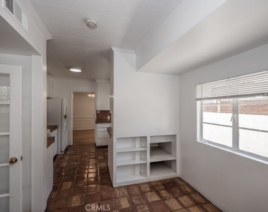 6229 Agnes Avenue - Photo Thumbnail 10