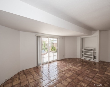6229 Agnes Avenue - Photo Thumbnail 16