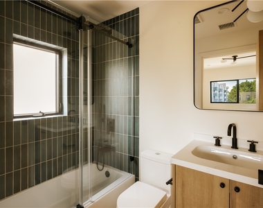 1247 Seward Street - Photo Thumbnail 16