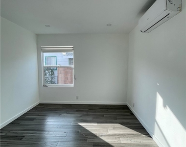 357 E Plenty Street - Photo Thumbnail 15