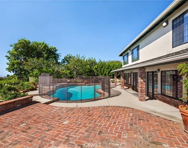 28917 Scotsview Drive - Photo Thumbnail 24