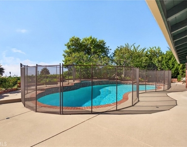 28917 Scotsview Drive - Photo Thumbnail 59