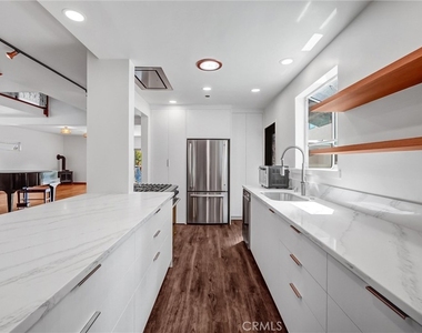 628 S Irena Avenue - Photo Thumbnail 3