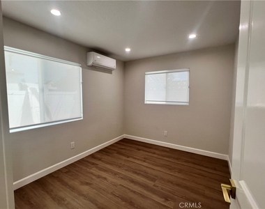 15785 Stanbrook Drive - Photo Thumbnail 10