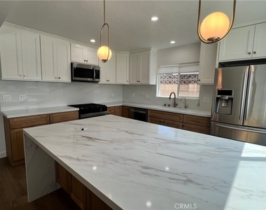 15785 Stanbrook Drive - Photo Thumbnail 4