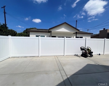 15785 Stanbrook Drive - Photo Thumbnail 21