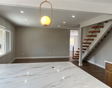 15785 Stanbrook Drive - Photo Thumbnail 2