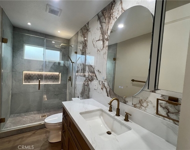 15785 Stanbrook Drive - Photo Thumbnail 8