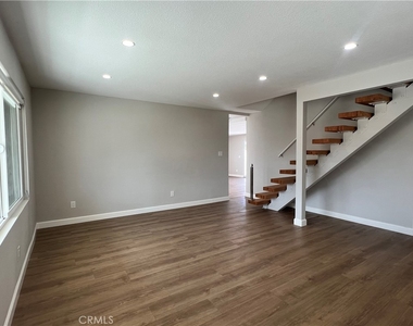 15785 Stanbrook Drive - Photo Thumbnail 6