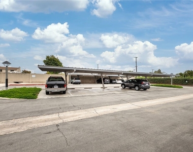 4792 Larwin Avenue - Photo Thumbnail 31