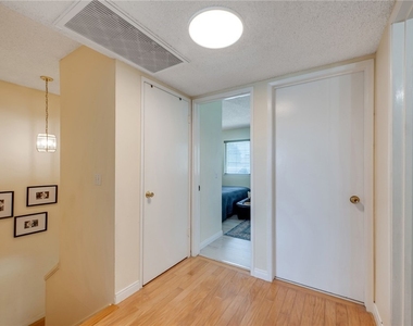 4792 Larwin Avenue - Photo Thumbnail 14