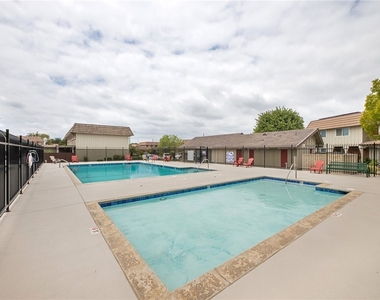 4792 Larwin Avenue - Photo Thumbnail 29