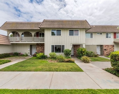 4792 Larwin Avenue - Photo Thumbnail 32