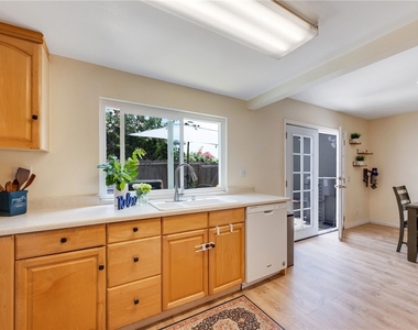 4792 Larwin Avenue - Photo Thumbnail 12