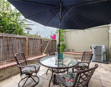 4792 Larwin Avenue - Photo Thumbnail 24
