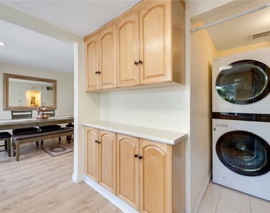 4792 Larwin Avenue - Photo Thumbnail 10