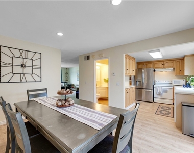 4792 Larwin Avenue - Photo Thumbnail 6