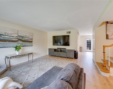 4792 Larwin Avenue - Photo Thumbnail 3