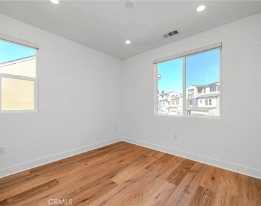1002 Citron - Photo Thumbnail 11