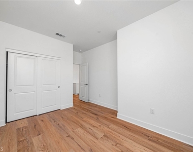 1002 Citron - Photo Thumbnail 15