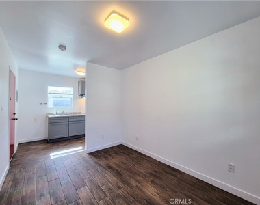 4514 Linden - Photo Thumbnail 4