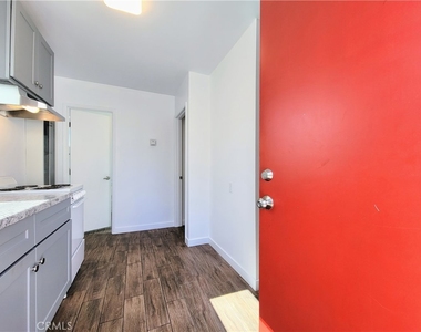 4514 Linden - Photo Thumbnail 1