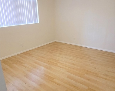 15351 Orange Avenue - Photo Thumbnail 9