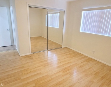 15351 Orange Avenue - Photo Thumbnail 8