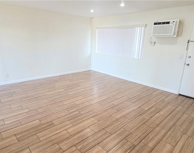 15351 Orange Avenue - Photo Thumbnail 7