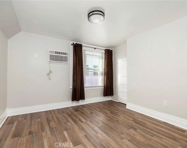 456 Linden - Photo Thumbnail 10