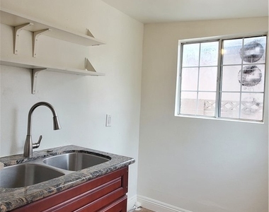 9621 San Vincente Avenue - Photo Thumbnail 2