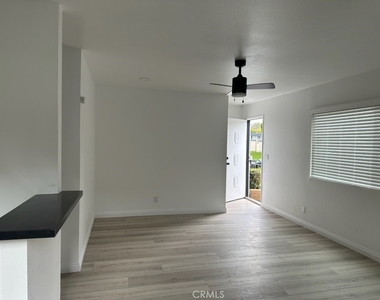 2660 Milton Ave Unit A - Photo Thumbnail 2