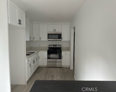 2660 Milton Ave Unit A - Photo Thumbnail 3