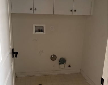713 S Melrose - Photo Thumbnail 12
