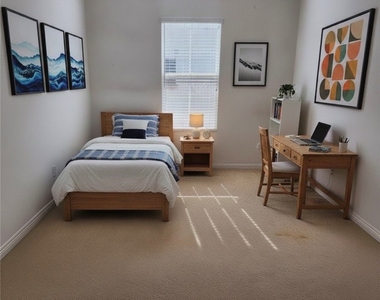 713 S Melrose - Photo Thumbnail 18