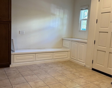 713 S Melrose - Photo Thumbnail 2