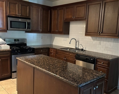 713 S Melrose - Photo Thumbnail 13