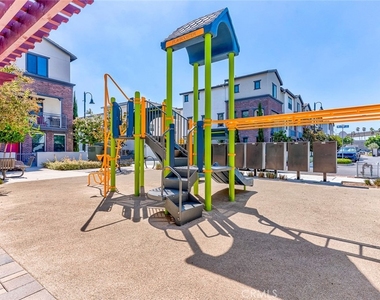 6996 Cottonwood Lane - Photo Thumbnail 32