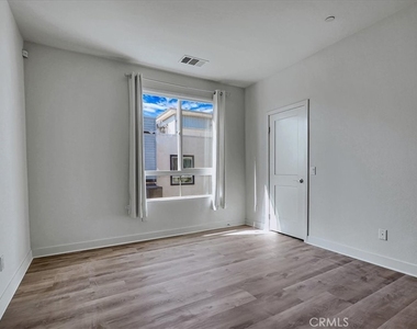 9042 Garvey - Photo Thumbnail 24