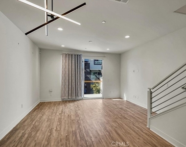 9042 Garvey - Photo Thumbnail 7
