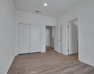 9042 Garvey - Photo Thumbnail 17