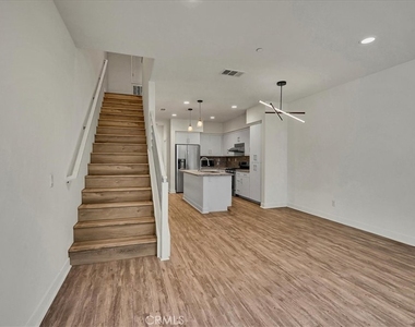9042 Garvey - Photo Thumbnail 9