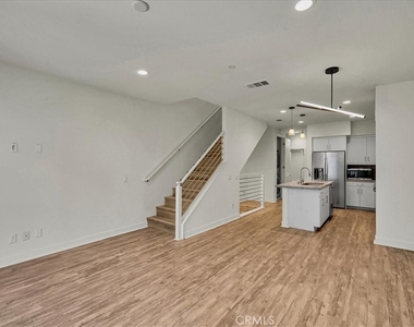 9042 Garvey - Photo Thumbnail 8