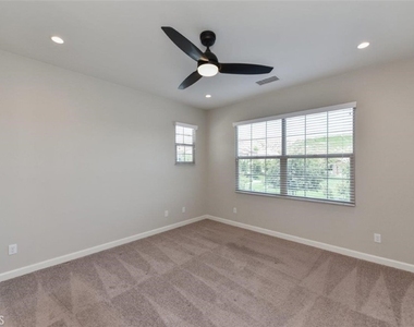 137 Falcon Ridge - Photo Thumbnail 21