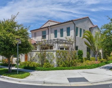 137 Falcon Ridge - Photo Thumbnail 1