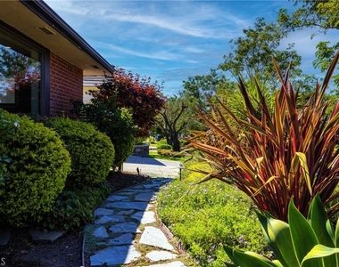 5220 E Los Flores Street - Photo Thumbnail 4