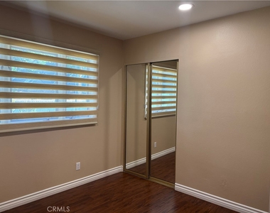 943 Gehrig Avenue - Photo Thumbnail 19